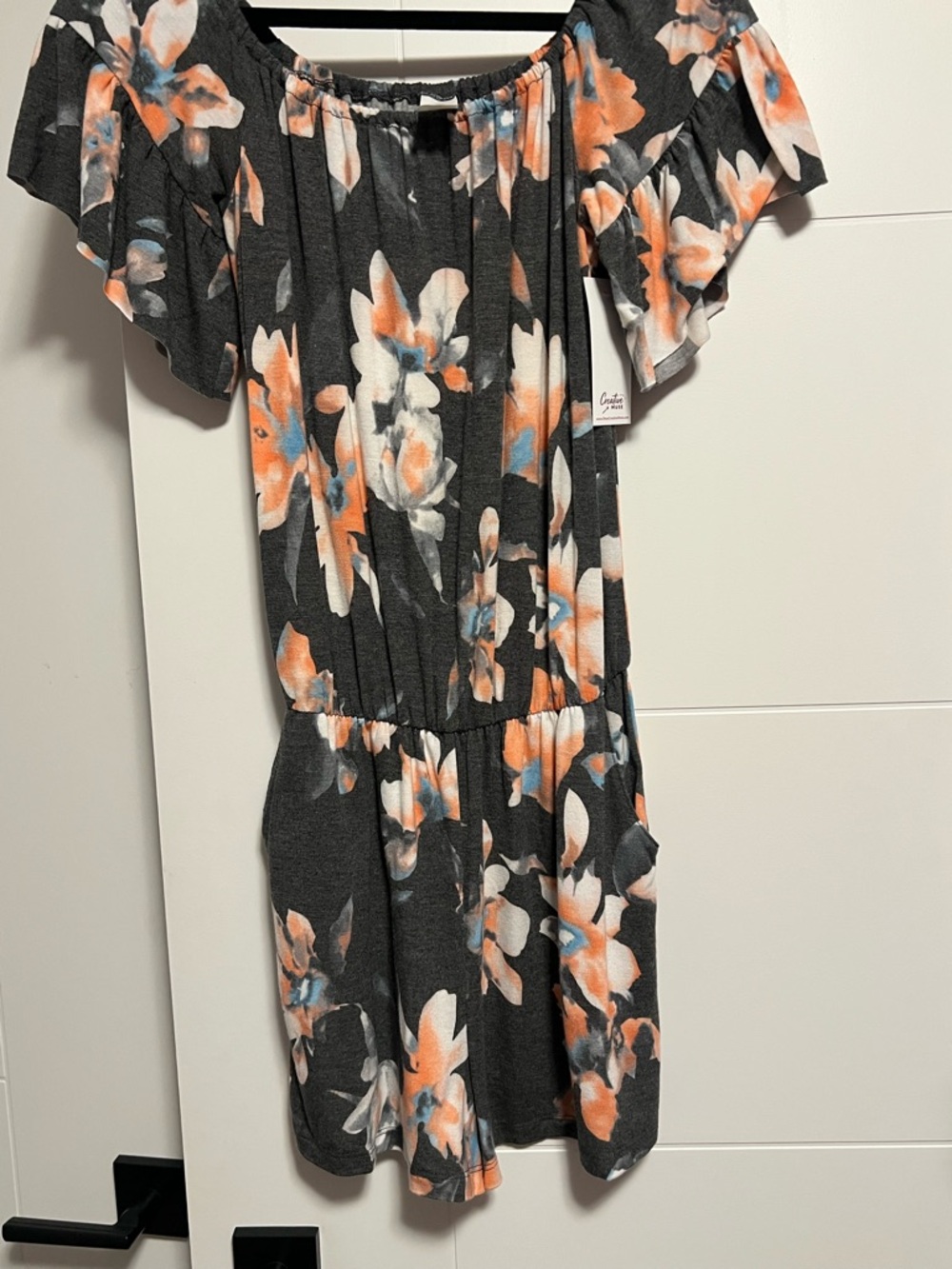 NWT Off-the-Shoulder Tropical Print Romper in Charcoal & Coral